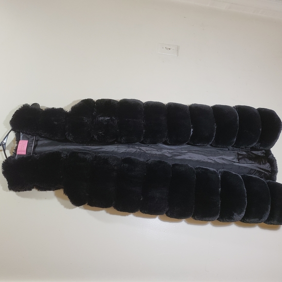 Azalea Wang Black JENNI-LIN Faux Fur Vest Full Length Sleeveless Coat.Size Small - Picture 3 of 4